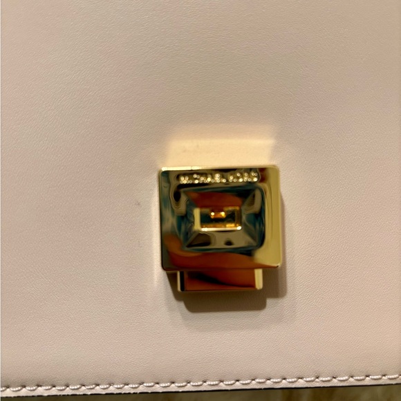 NWT MICHAEL Michael Kors Delaney Medium Leather Crossbody Satchel in pink - Picture 9 of 10